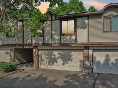 8840 N Maplebrook Ct