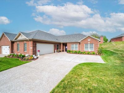2047 Berry Hill Dr