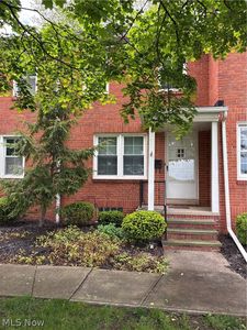 2748 Wooster Rd