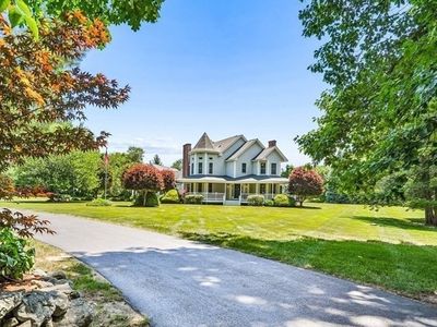 7 King James Dr