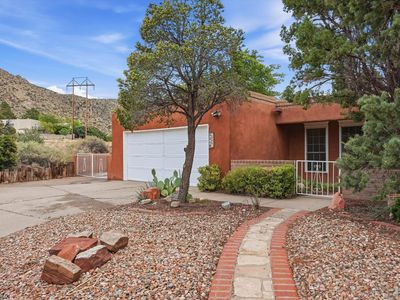 3216 Casa Bonita Dr NE