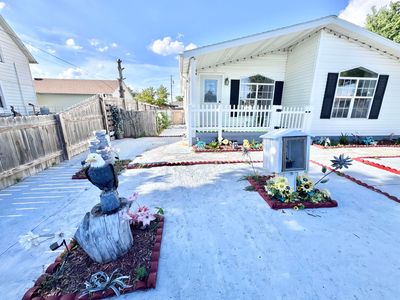 1616 2nd St