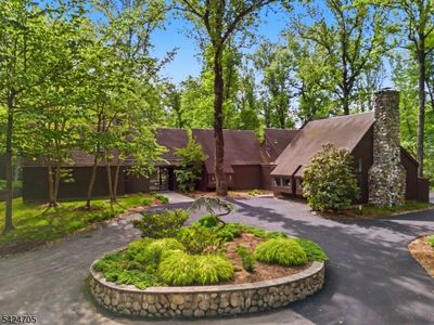 85 Crest Dr