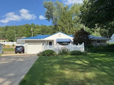 902 Highland Blvd
