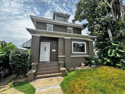 629 Virginia St W