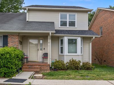 5 Hillington Pl