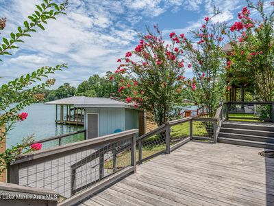 290 Holley Cir