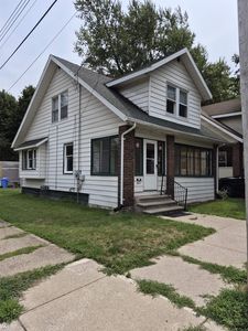 601 Lathrop St