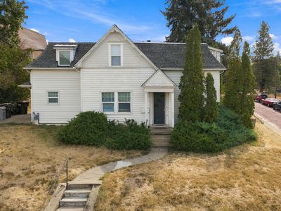 300 NE Kamiaken St