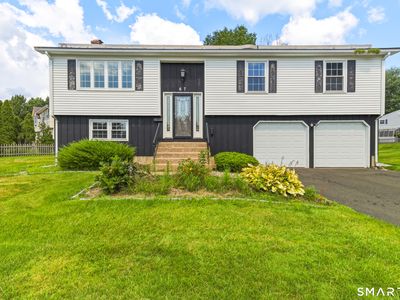 67 Sunnyfield Drive