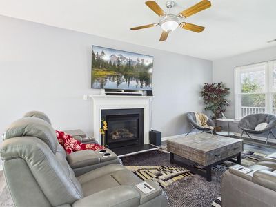 107 Farriers Ln