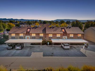 804 & 812 W Cedar Ct