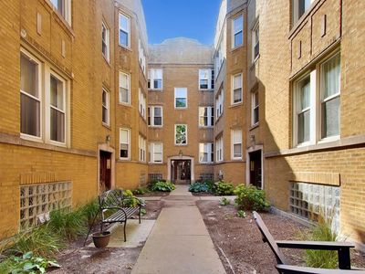 3406 N Bell Ave #2