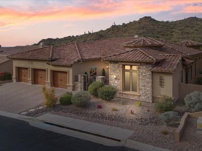 8122 E Vista Canyon St