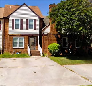 226 Wexford Dr W