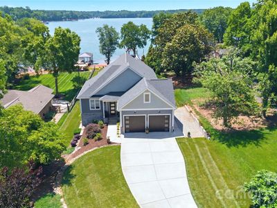 4293 Harbor Ln