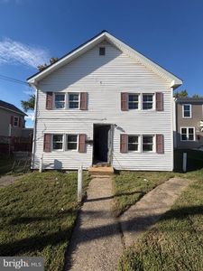 125 E Lake St