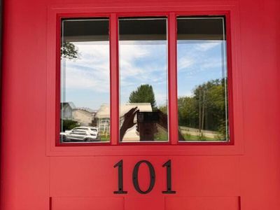 101 Oak Ave