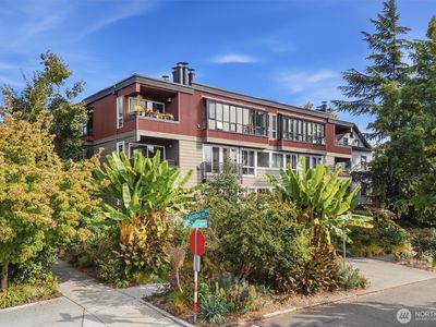1601 E Columbia Street #104