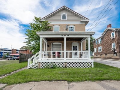 128 N 6th St