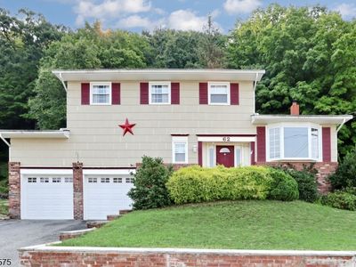 Property at 62 Molinari Dr, Wanaque, NJ