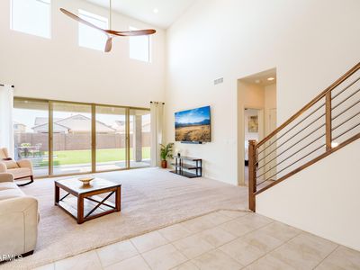 6946 W Gwen Street