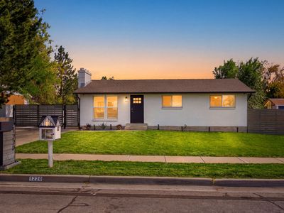 1220 E Violet Dr
