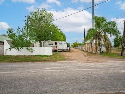 106 S Arroyo Blvd
