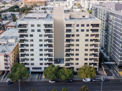 727 S Ardmore Ave APT 304
