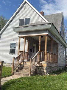 911 S 17th St