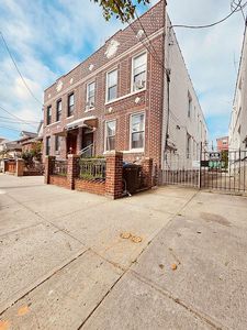 1714 W 12th St