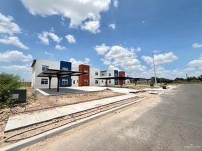 Property at 305 Laramie Dr, Edinburg, TX