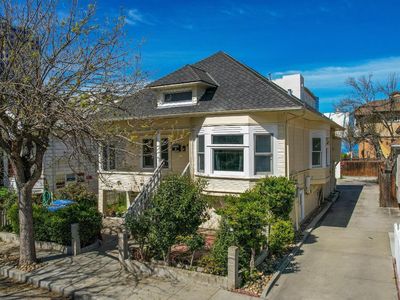 115 W William St