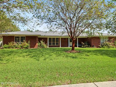 768 Hengen Ln