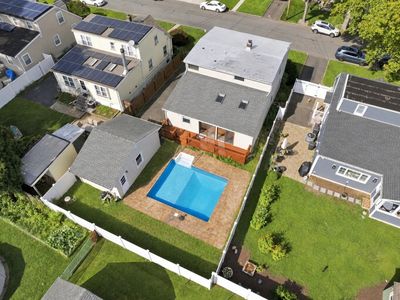 1138 Mayfair Dr