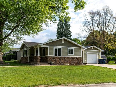 Property at 1352 E 3rd St, Pella, IA