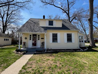 921 Moulton Ave