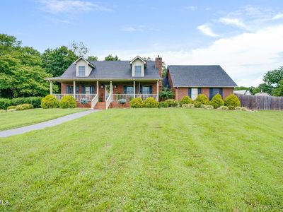 214 Brooks Landing Cir