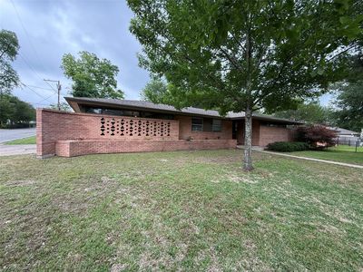 905 Persimmon Ave