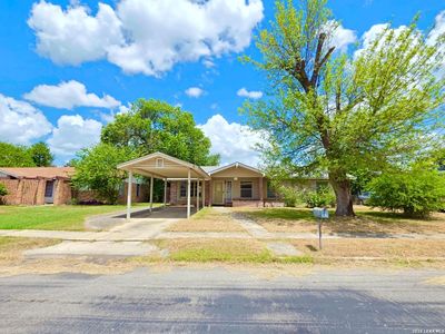 7203 Westshire Dr.