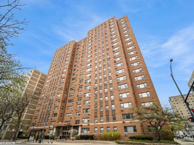 2909 N Sheridan Rd APT 1204