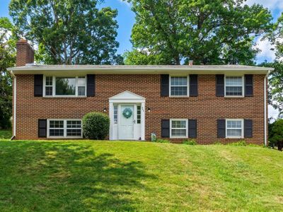906 Ridgecrest Cres