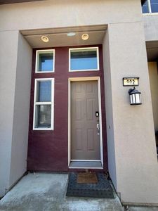 902 Lake St