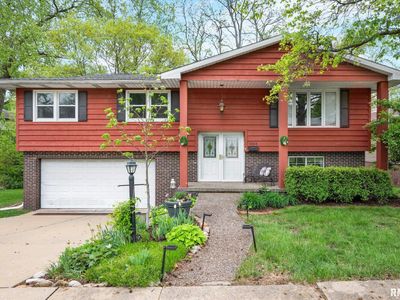 1604 W Devereux Dr