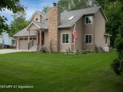 5002 Natalie Ct