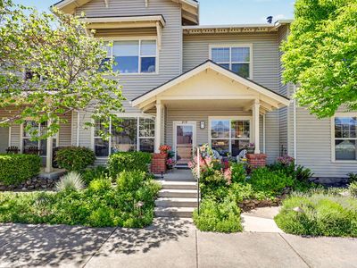 818 Pavilion Pl