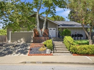 3162 La Mesa Dr