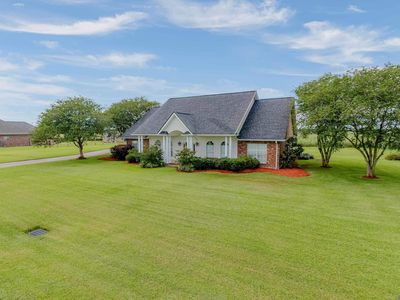 212 Chateau Dr