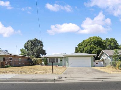 2387 E Fremont St