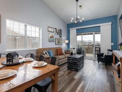 525 Valley View Rd UNIT C301